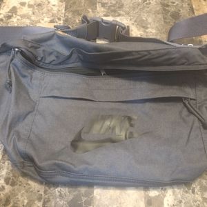 Nike Hip Pack Bag Fanny Pack Crossbody Travel Bag